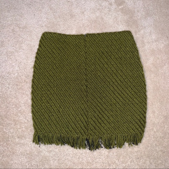 2/$25👗 Knitted Skirt - Picture 4 of 10